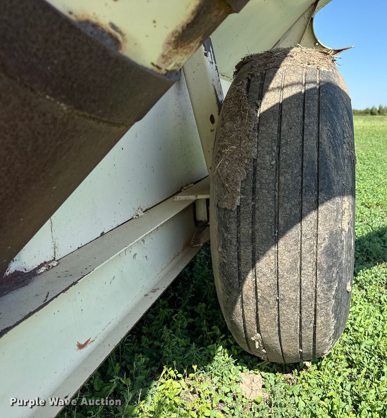 image for item EP0641 BJM HW4000 grain cart