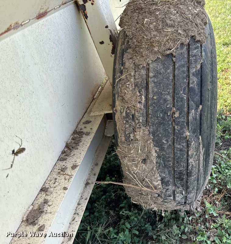 image for item EP0641 BJM HW4000 grain cart