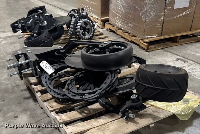 image for item ER2366 (2) Yetter Magnum 10000 row units