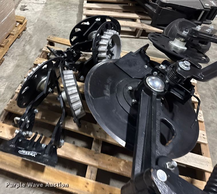 image for item ER2366 (2) Yetter Magnum 10000 row units