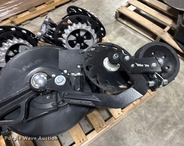 image for item ER2366 (2) Yetter Magnum 10000 row units