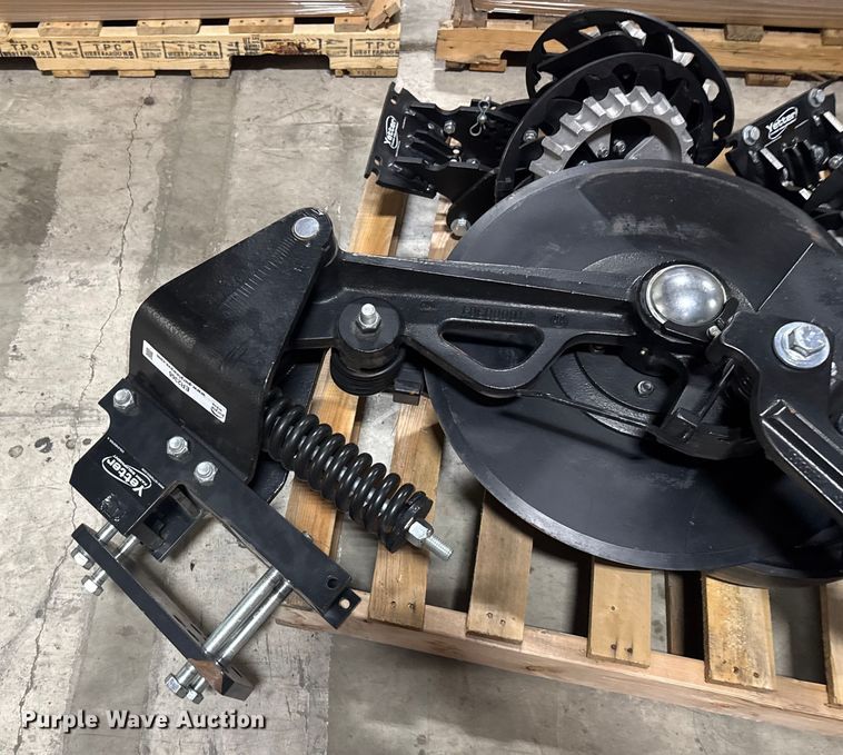 image for item ER2366 (2) Yetter Magnum 10000 row units