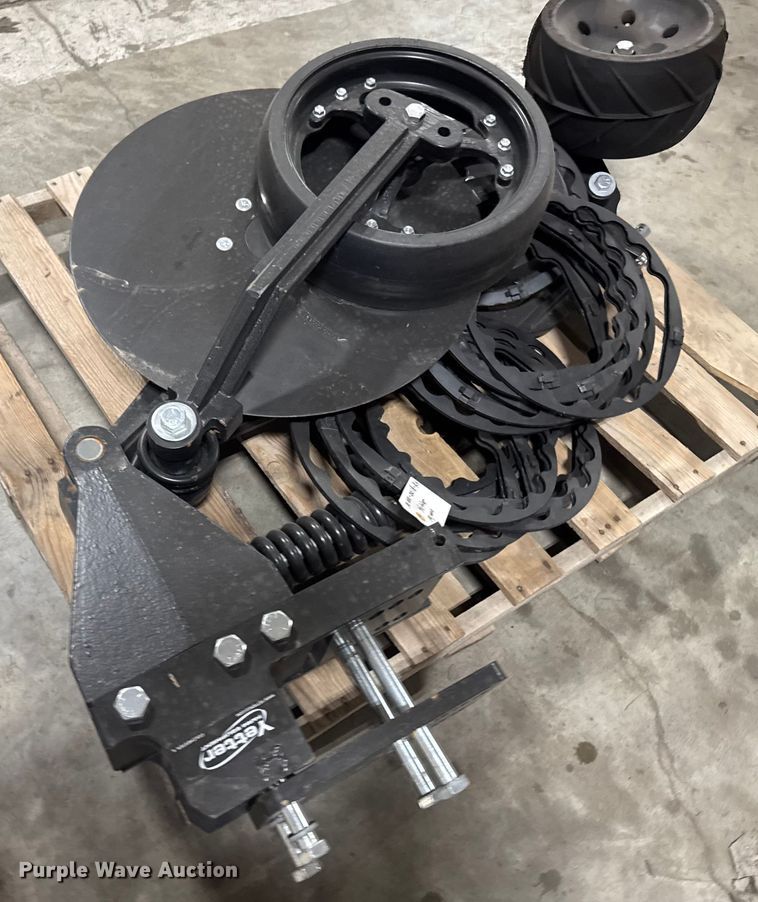 image for item ER2366 (2) Yetter Magnum 10000 row units