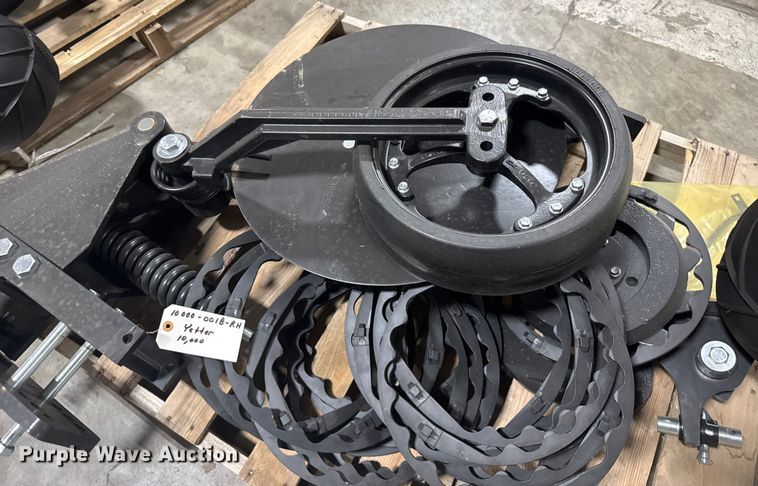 image for item ER2366 (2) Yetter Magnum 10000 row units