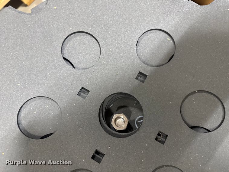 image for item ER2369 Approximately 324 Sealer blades 