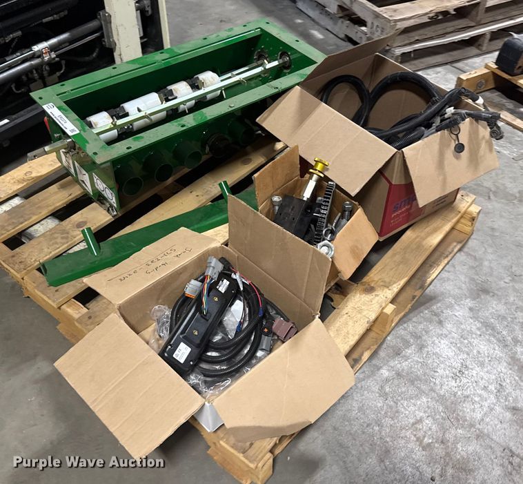 image for item ER2374 Great plains 2350  air drill cart meter box