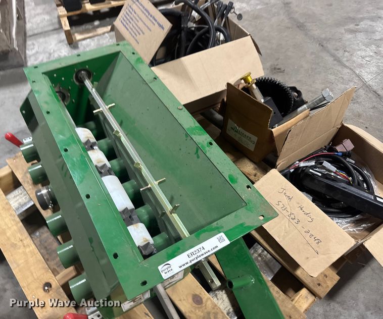 image for item ER2374 Great plains 2350  air drill cart meter box