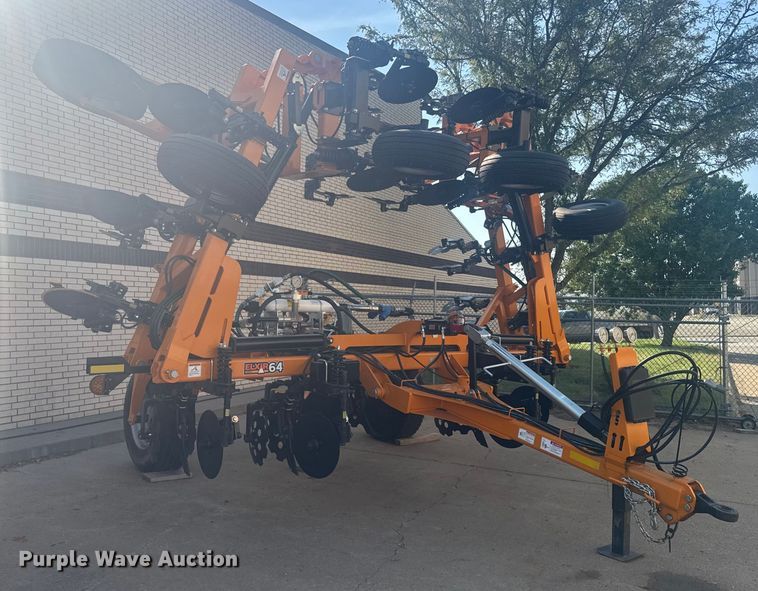 image for item ER2439 2024 Farmada Elxir 64-5-1630 NH3 applicator