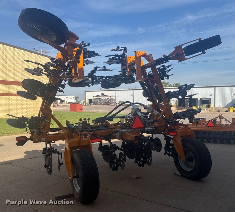 image for item ER2439 2024 Farmada Elxir 64-5-1630 NH3 applicator