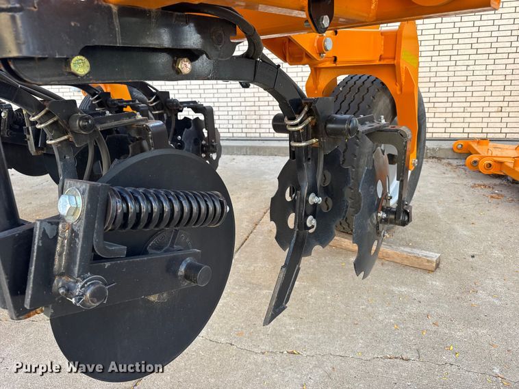 image for item ER2439 2024 Farmada Elxir 64-5-1630 NH3 applicator