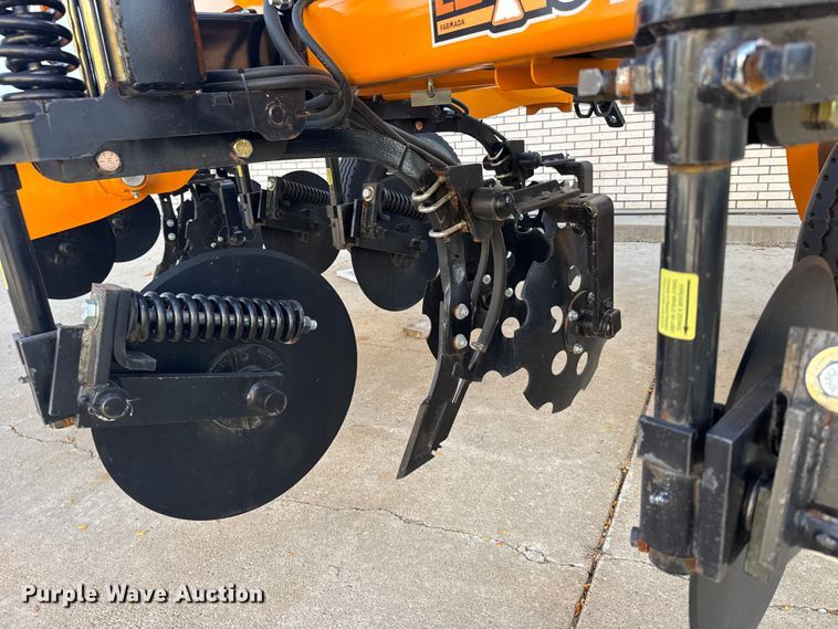 image for item ER2439 2024 Farmada Elxir 64-5-1630 NH3 applicator