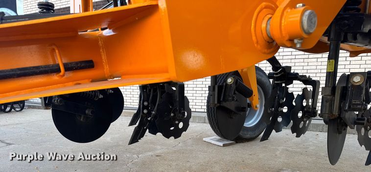 image for item ER2439 2024 Farmada Elxir 64-5-1630 NH3 applicator