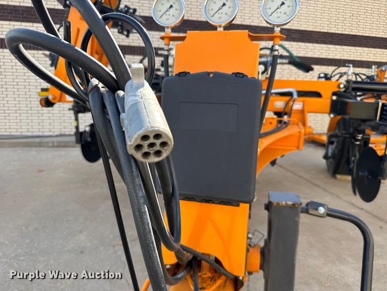 image for item ER2439 2024 Farmada Elxir 64-5-1630 NH3 applicator