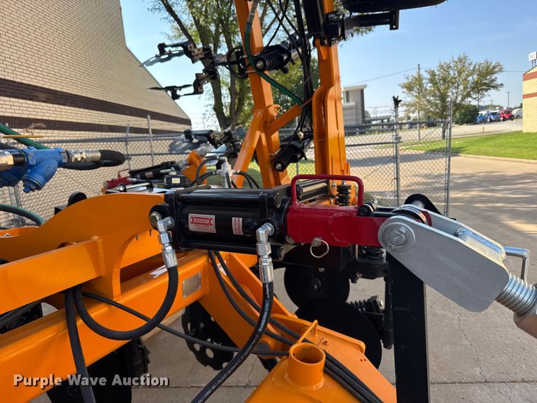 image for item ER2439 2024 Farmada Elxir 64-5-1630 NH3 applicator