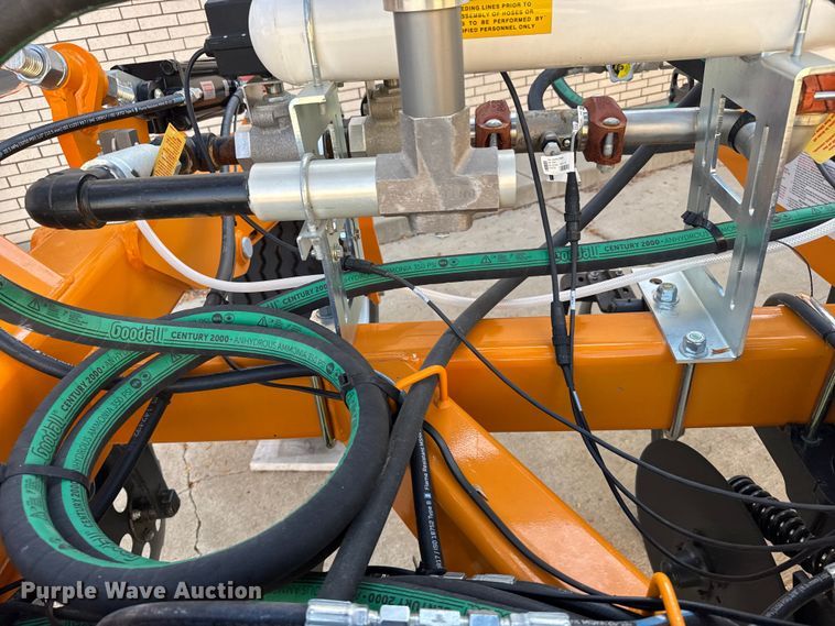 image for item ER2439 2024 Farmada Elxir 64-5-1630 NH3 applicator