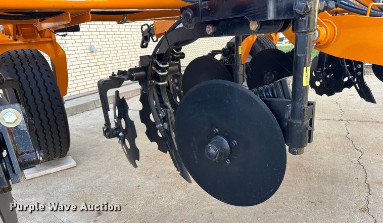 image for item ER2439 2024 Farmada Elxir 64-5-1630 NH3 applicator