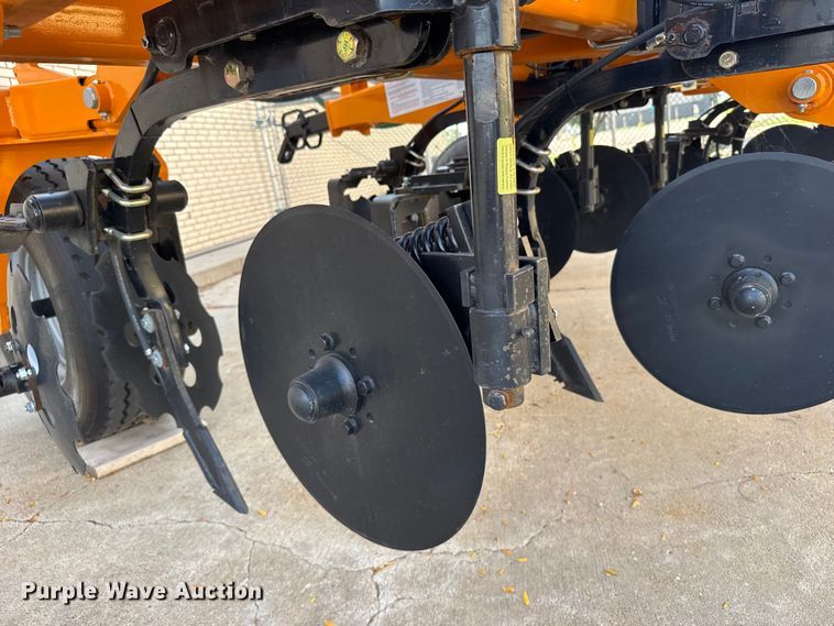 image for item ER2439 2024 Farmada Elxir 64-5-1630 NH3 applicator