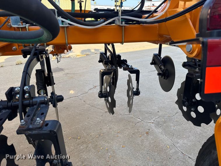 image for item ER2439 2024 Farmada Elxir 64-5-1630 NH3 applicator