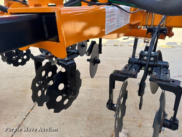 image for item ER2439 2024 Farmada Elxir 64-5-1630 NH3 applicator