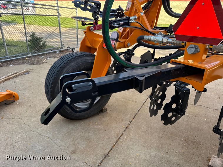 image for item ER2439 2024 Farmada Elxir 64-5-1630 NH3 applicator