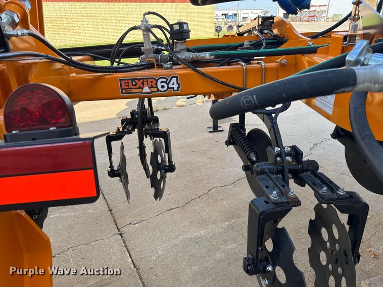 image for item ER2439 2024 Farmada Elxir 64-5-1630 NH3 applicator