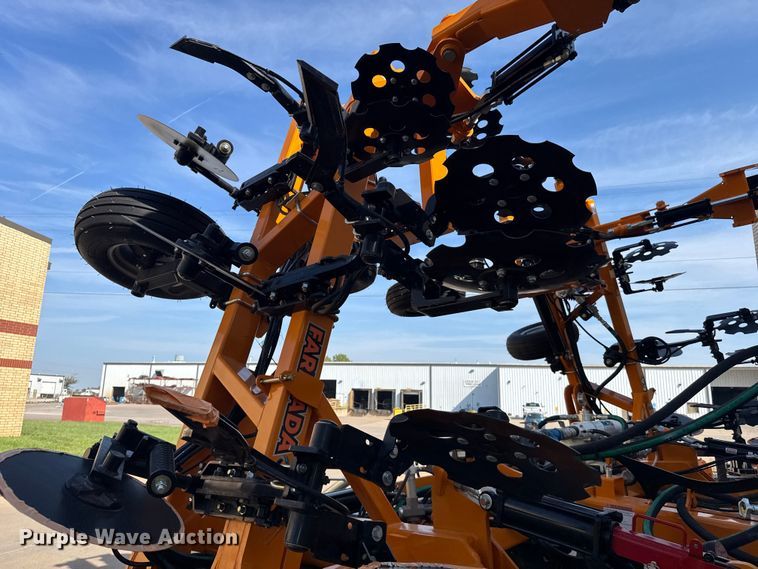 image for item ER2439 2024 Farmada Elxir 64-5-1630 NH3 applicator