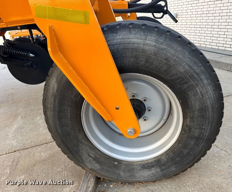 image for item ER2439 2024 Farmada Elxir 64-5-1630 NH3 applicator