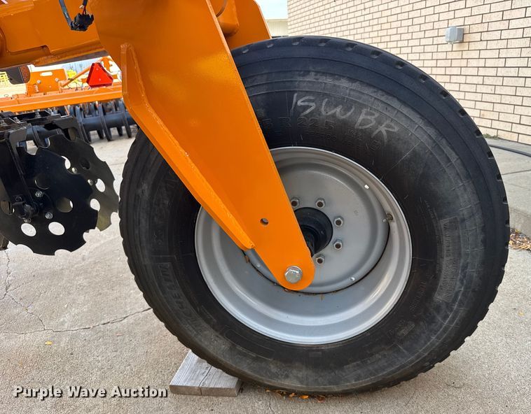 image for item ER2439 2024 Farmada Elxir 64-5-1630 NH3 applicator