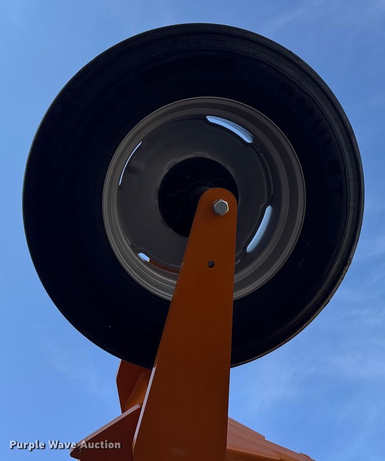 image for item ER2439 2024 Farmada Elxir 64-5-1630 NH3 applicator