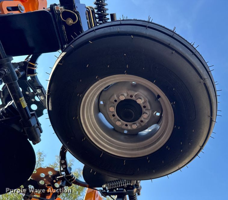 image for item ER2439 2024 Farmada Elxir 64-5-1630 NH3 applicator