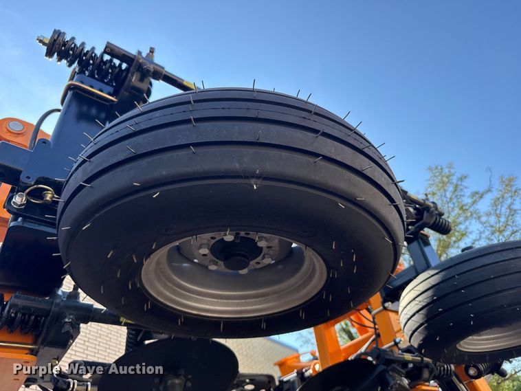 image for item ER2439 2024 Farmada Elxir 64-5-1630 NH3 applicator