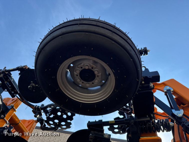 image for item ER2439 2024 Farmada Elxir 64-5-1630 NH3 applicator