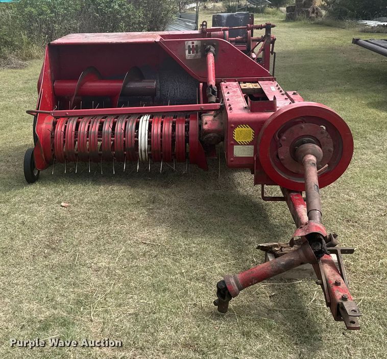 image for item ER2447 International 46 small square baler
