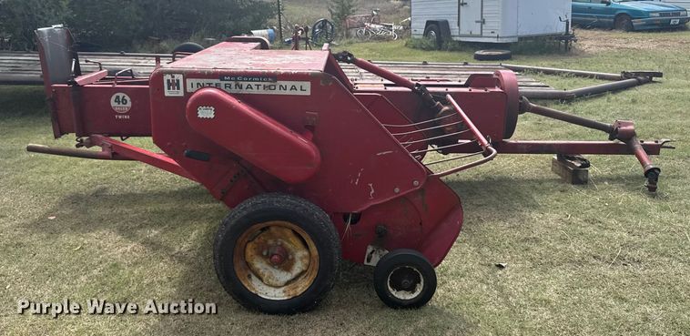 image for item ER2447 International 46 small square baler