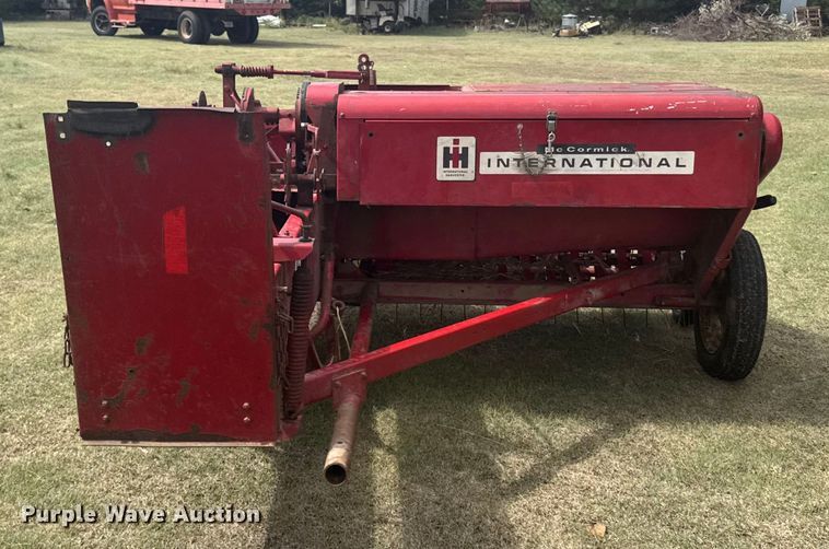 image for item ER2447 International 46 small square baler