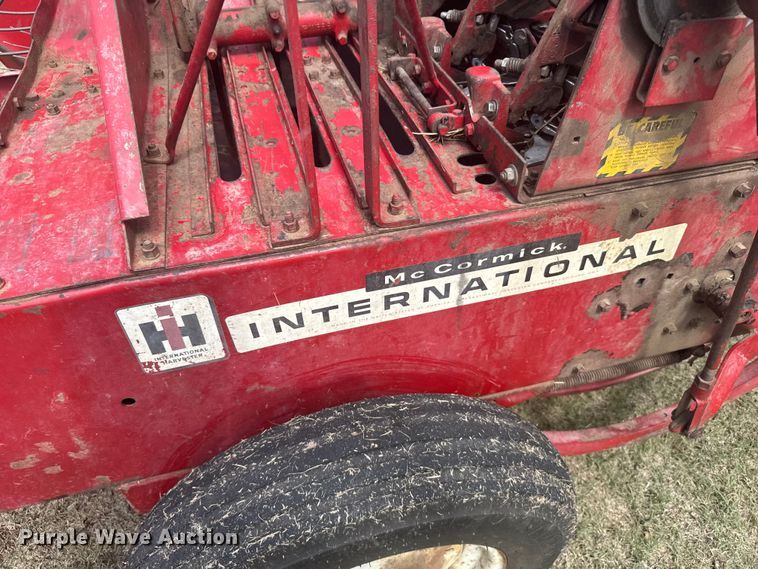 image for item ER2447 International 46 small square baler