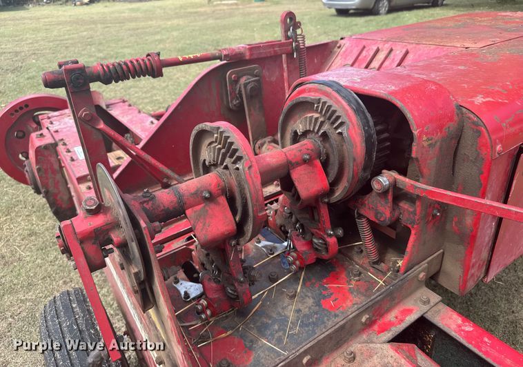 image for item ER2447 International 46 small square baler
