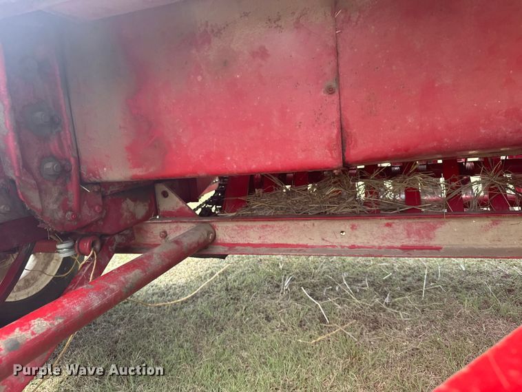 image for item ER2447 International 46 small square baler