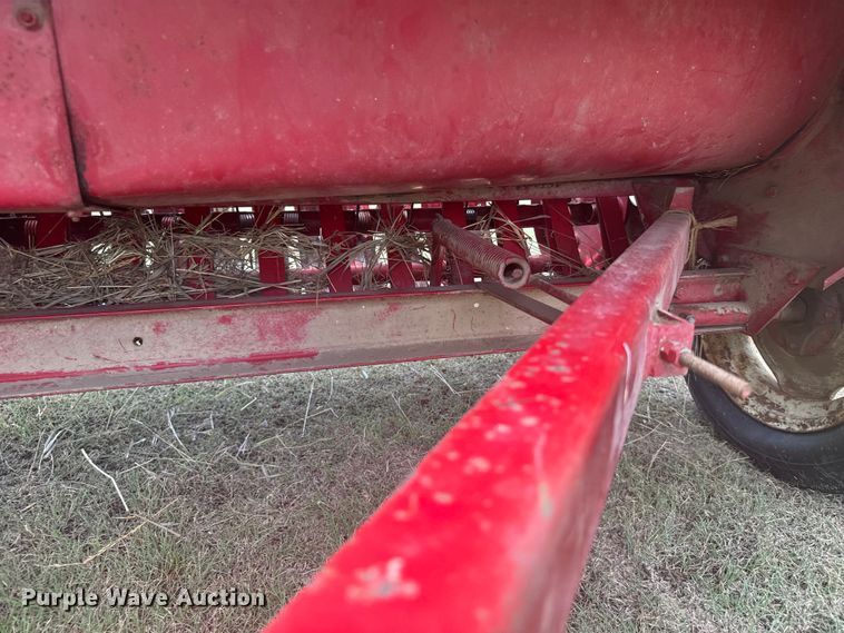 image for item ER2447 International 46 small square baler