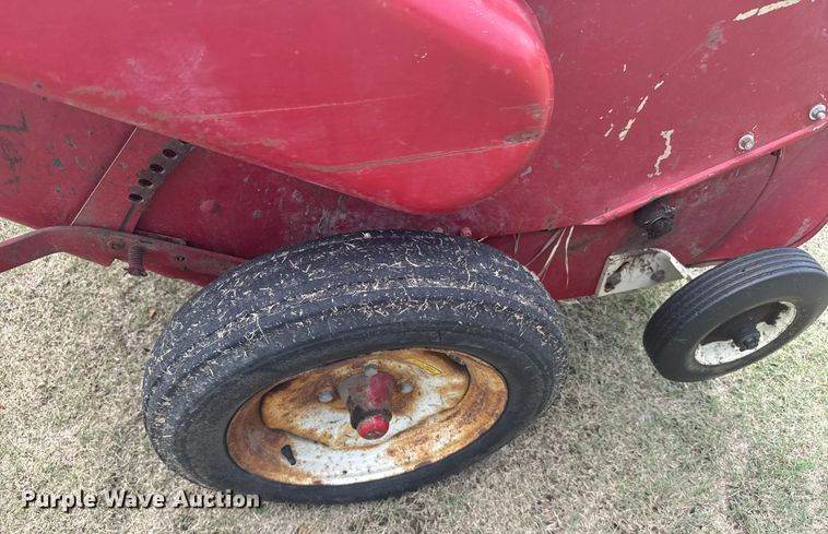 image for item ER2447 International 46 small square baler