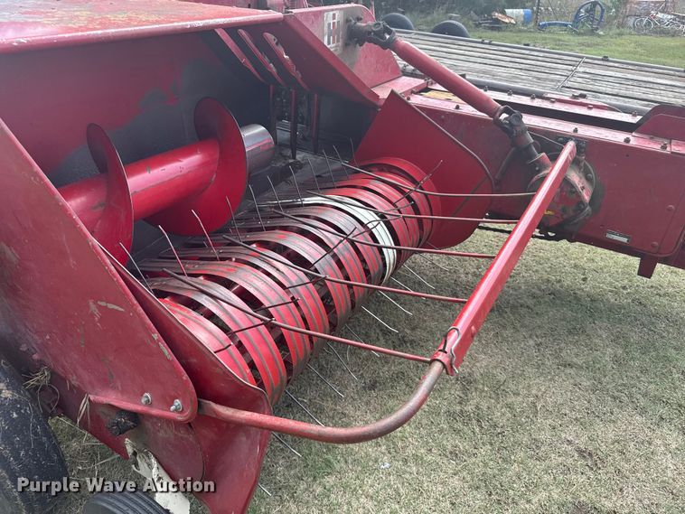 image for item ER2447 International 46 small square baler