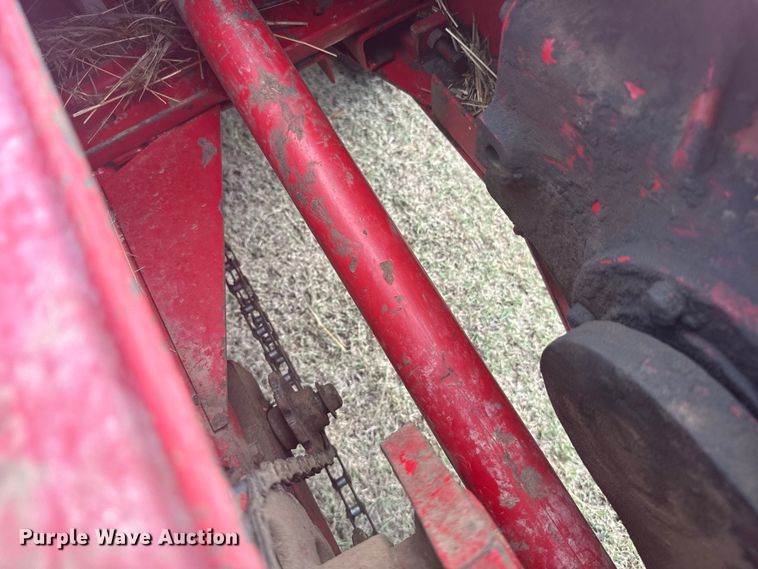 image for item ER2447 International 46 small square baler