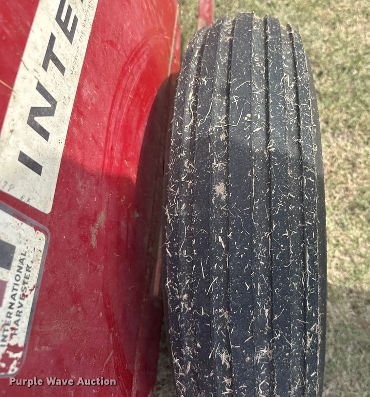 image for item ER2447 International 46 small square baler