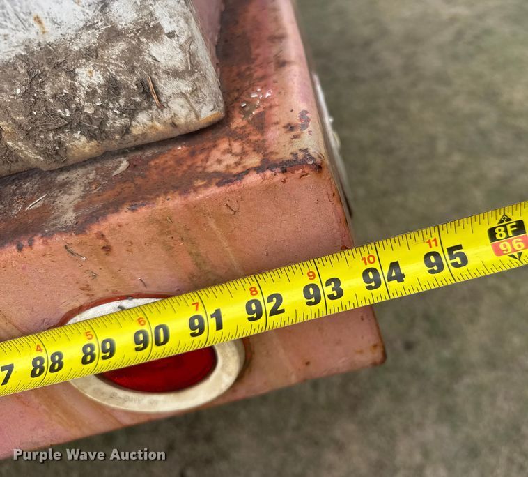 image for item ER2449 1974 Ford F700 grain truck