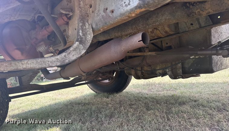 image for item ER2449 1974 Ford F700 grain truck