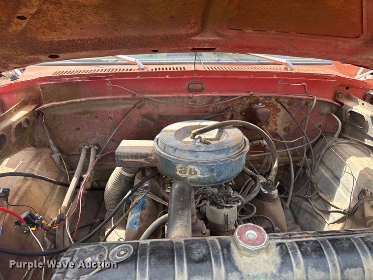 image for item ER2449 1974 Ford F700 grain truck