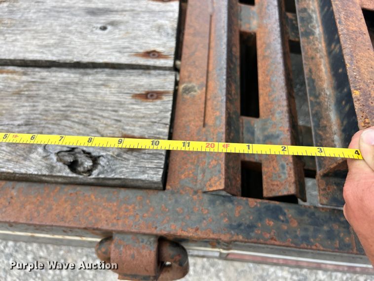 image for item ET3095 2013 Interstate 20DTA equipment trailer