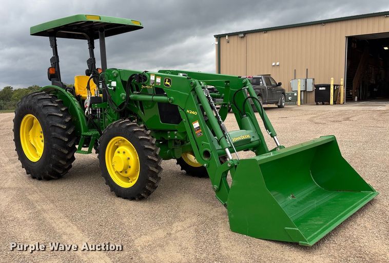 image for item ET4541 2015 John Deere 5045E MFWD tractor