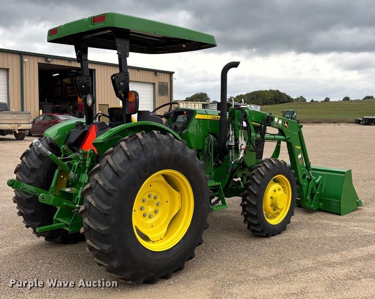image for item ET4541 2015 John Deere 5045E MFWD tractor