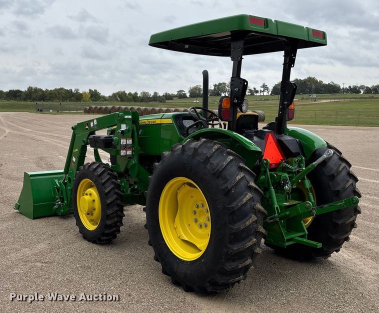 image for item ET4541 2015 John Deere 5045E MFWD tractor